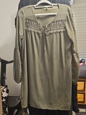 Halo Olive Crochet Yoke Peasant Tunic